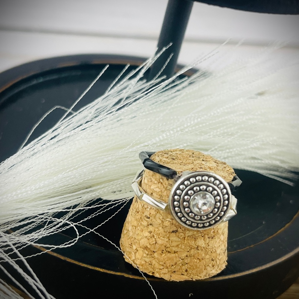 Bling stretch statement ring - Picture 2 of 3